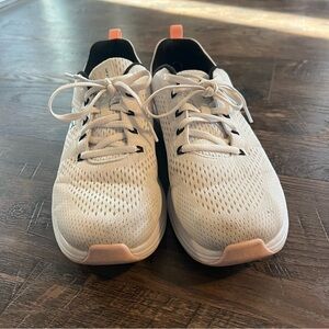 White sketchers Athletic Sneakers with light pink Accents 9.5 vapor foam shoes